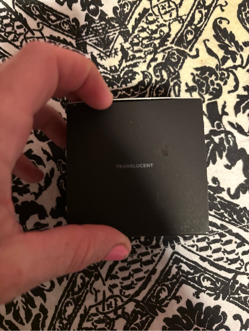 New Laura Mercier Setting Powder - Picture 2 of 5